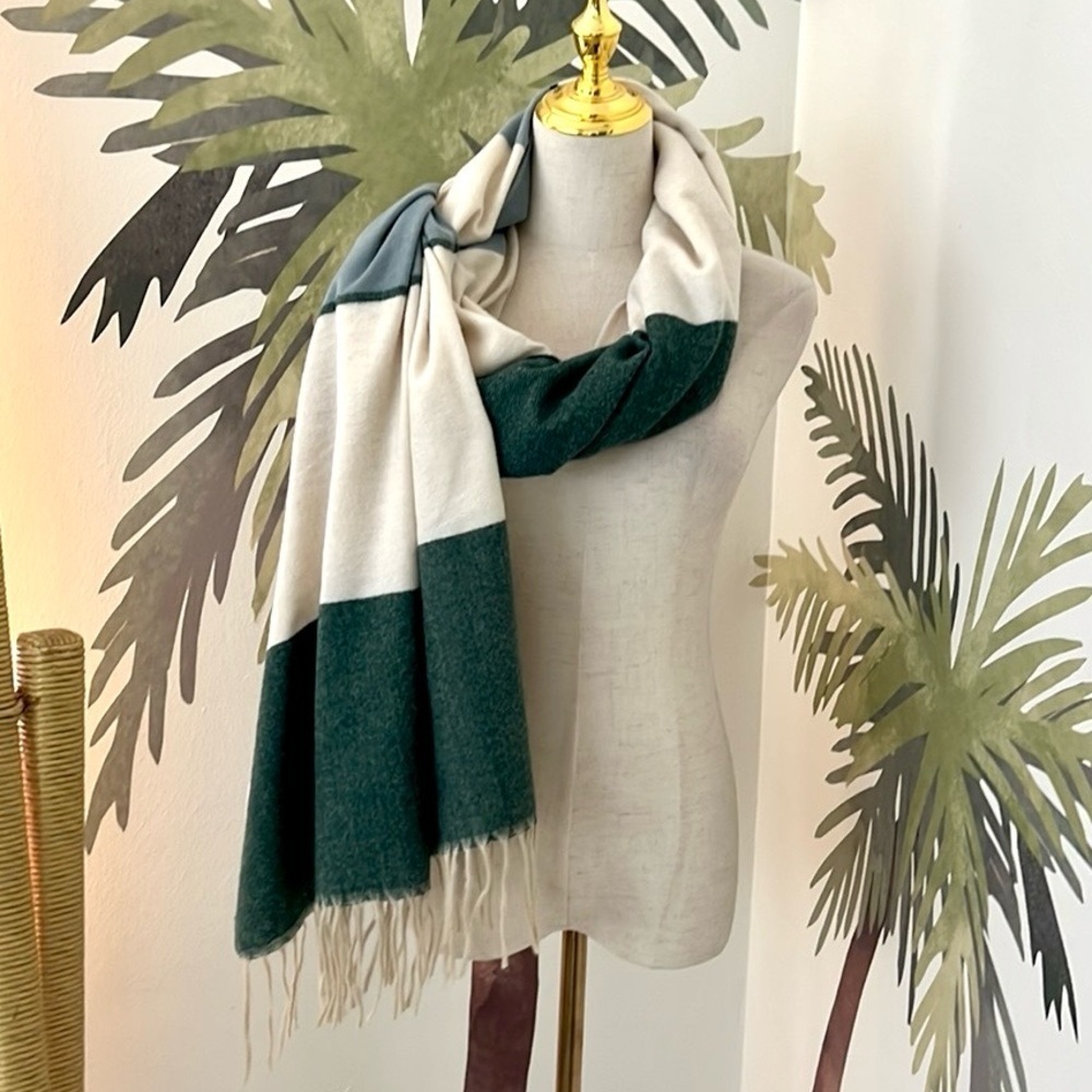 Pretty Persuasions, Sinfully Soft Colorblock Scar… - image 4